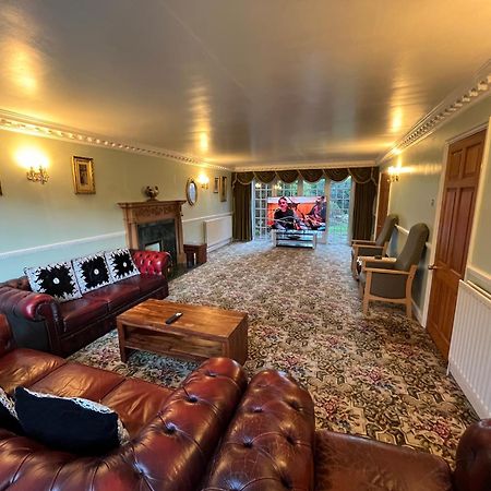 Unwind In Comfort At Cosy Caradus Your 4 Bedroom Home Sweet Home! Birmingham Dış mekan fotoğraf