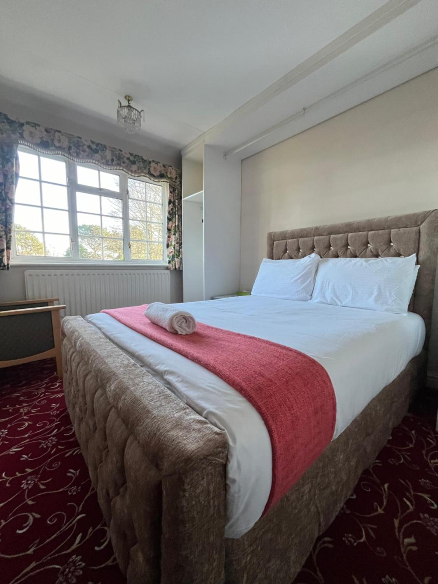 Unwind In Comfort At Cosy Caradus Your 4 Bedroom Home Sweet Home! Birmingham Dış mekan fotoğraf