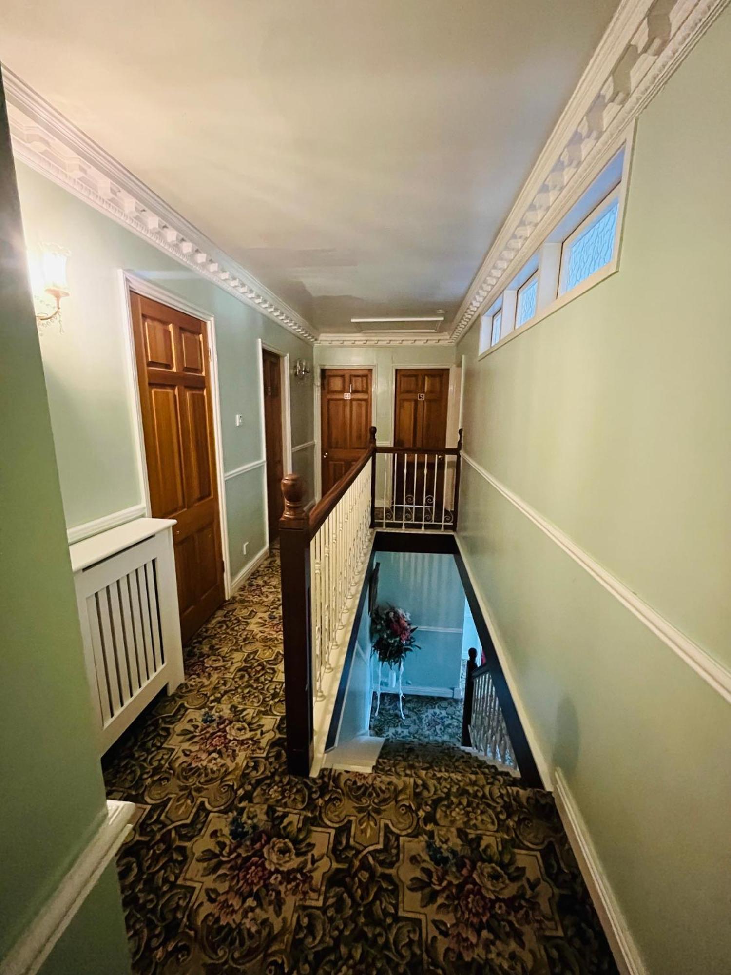 Unwind In Comfort At Cosy Caradus Your 4 Bedroom Home Sweet Home! Birmingham Dış mekan fotoğraf