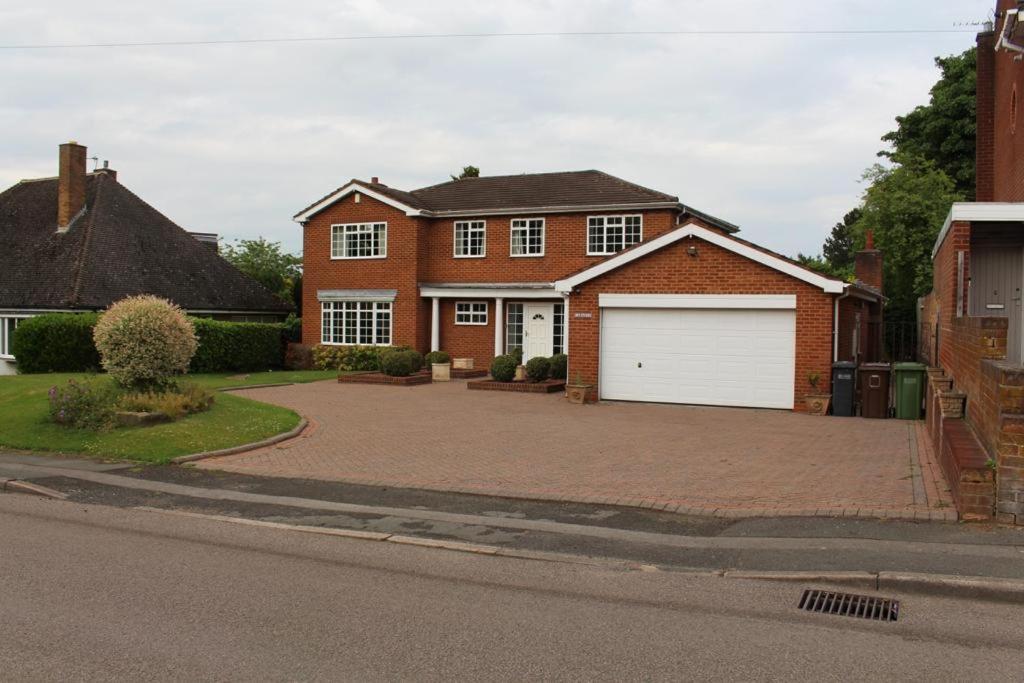 Unwind In Comfort At Cosy Caradus Your 4 Bedroom Home Sweet Home! Birmingham Dış mekan fotoğraf