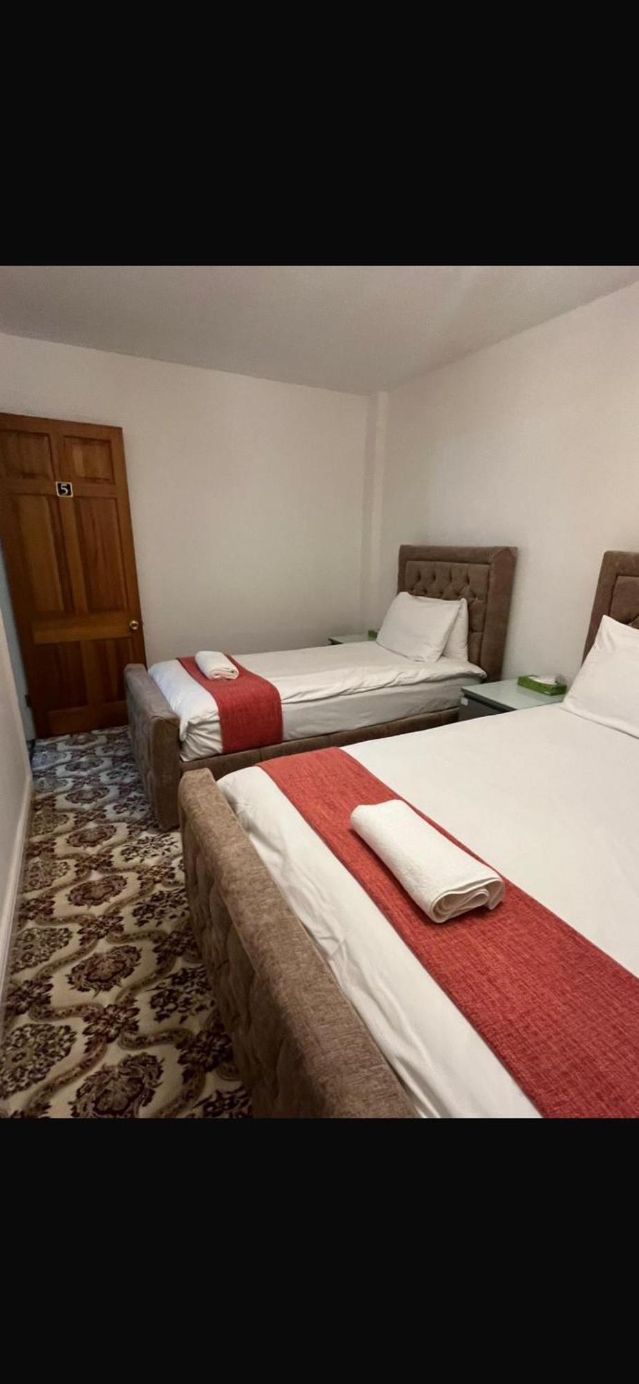 Unwind In Comfort At Cosy Caradus Your 4 Bedroom Home Sweet Home! Birmingham Dış mekan fotoğraf