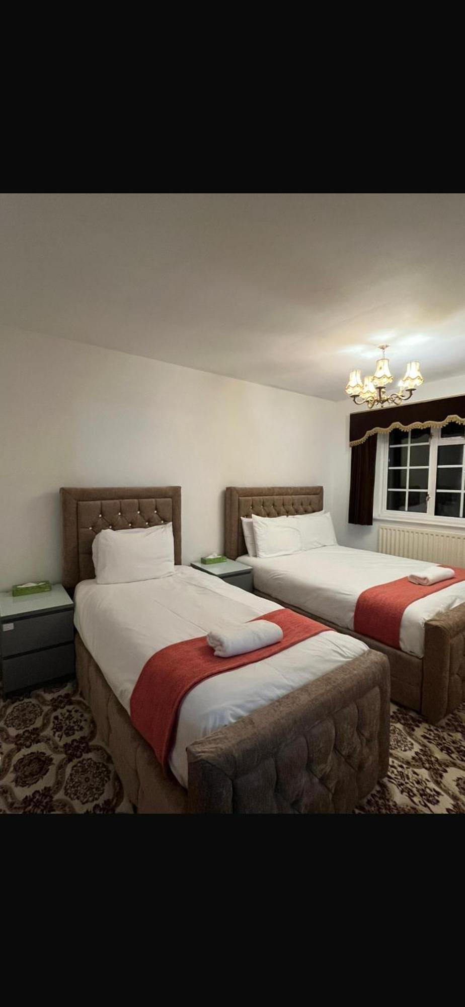 Unwind In Comfort At Cosy Caradus Your 4 Bedroom Home Sweet Home! Birmingham Dış mekan fotoğraf